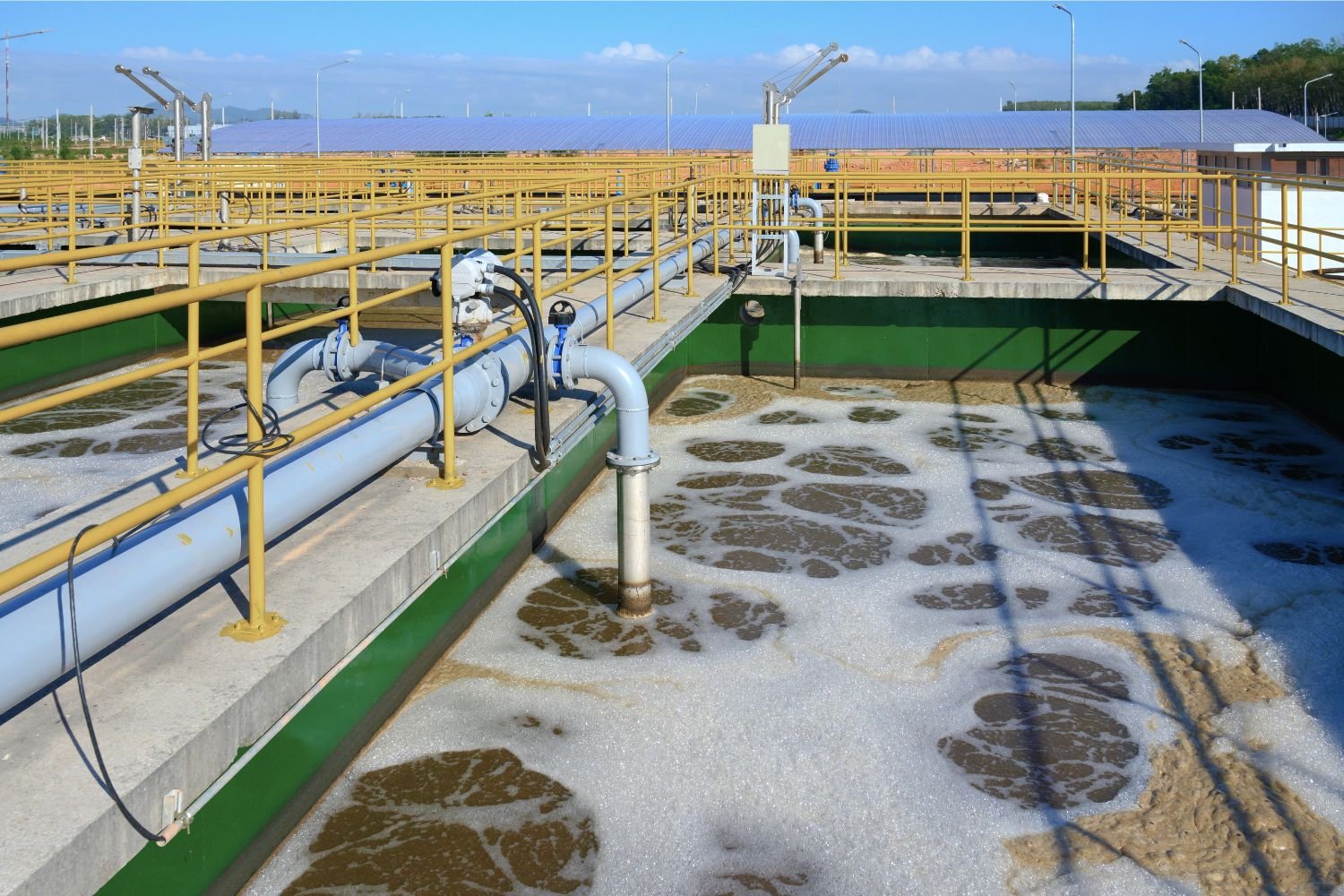 planta de tratamiento de agua y desechos