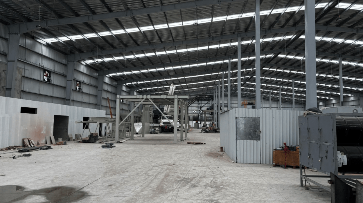 Bodega mostrando la infraestructura logística especializada